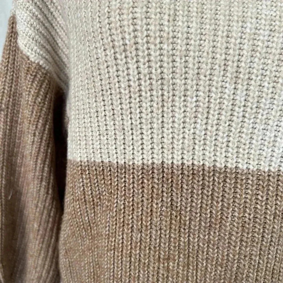 American Eagle Colorblock Turtleneck Ribbed Knit Oversized Sweater Tan Beige XS - Picture 3 of 12